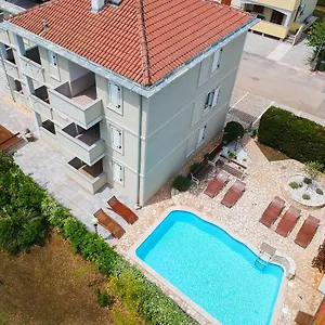 https://apartments-and-rooms-degra.in-istria.net